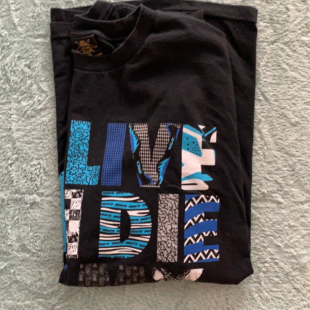 Men’s Sneaktip tee shirt